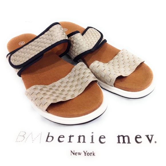 BERNE . MEV New York Women's Pink White Leather Thong Sandals Size 37 ( USA 6) BERNE . MEV New York Women's Pink White Leather Thong Sandals Size 37 ( USA 6)